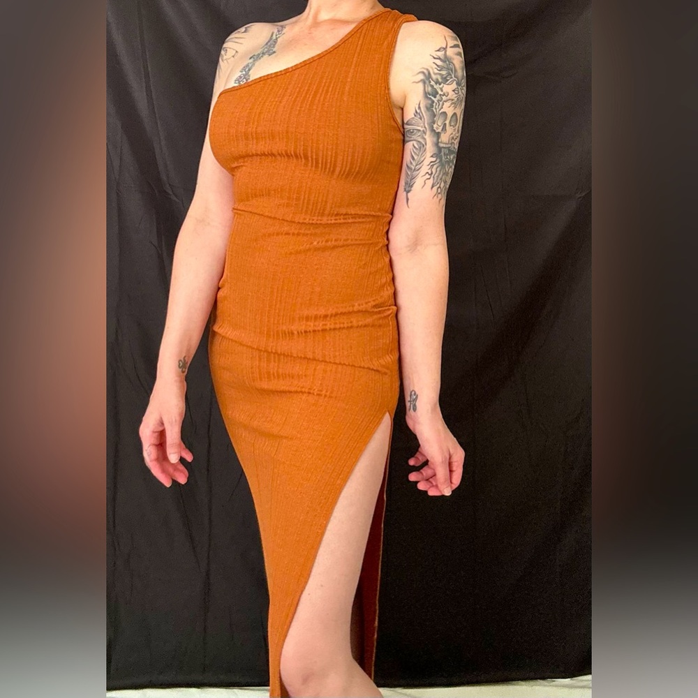 One-Shoulder Ribbed Maxi Dress in Rust - Picture 2 of 5